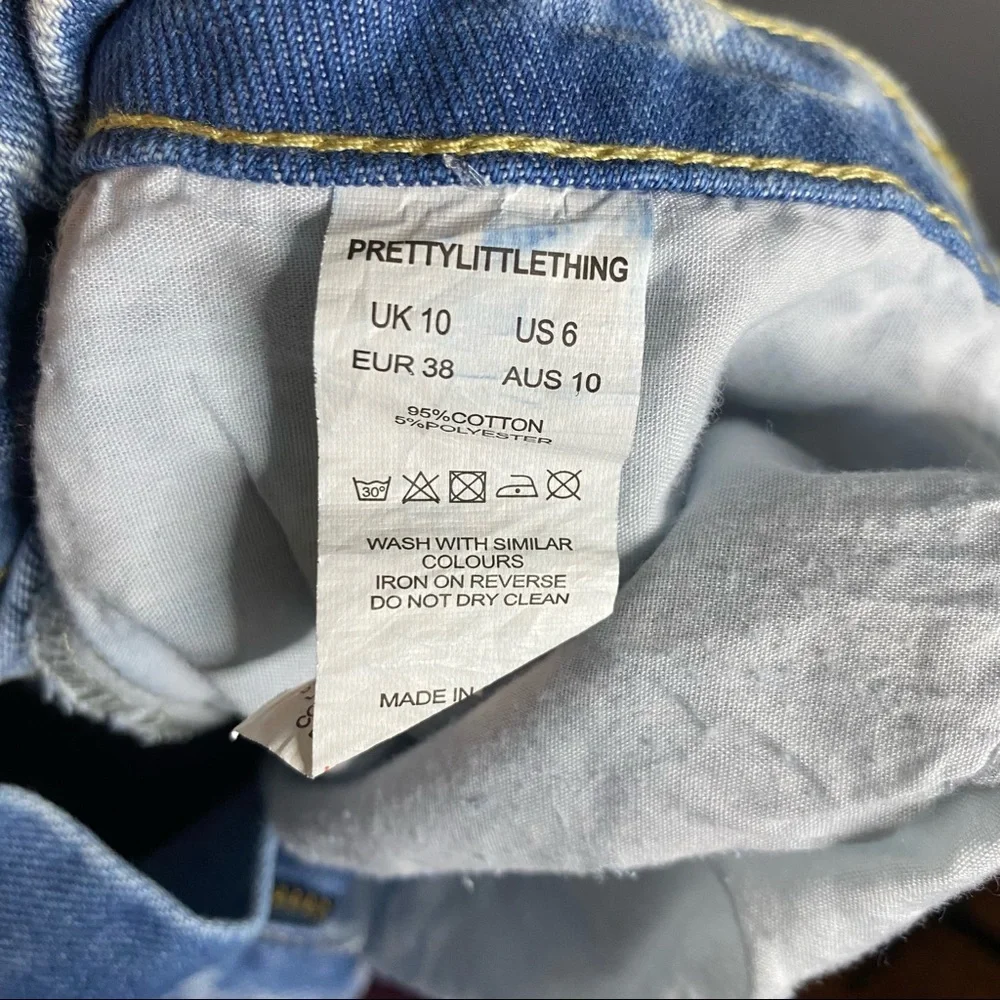 PrettyLittleThings Wide Leg Distressed Denim Acid Wash Jeans - Picture 8 of 8